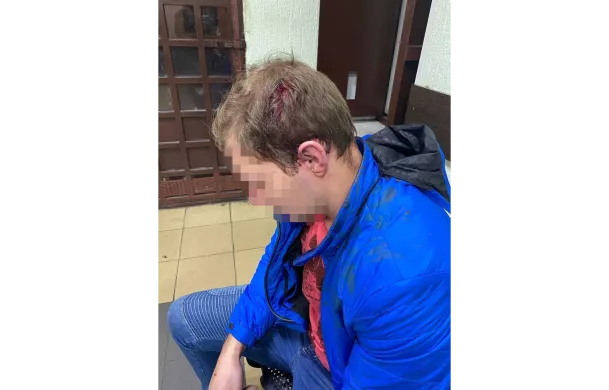 Фото самих задержанных и очевидцев